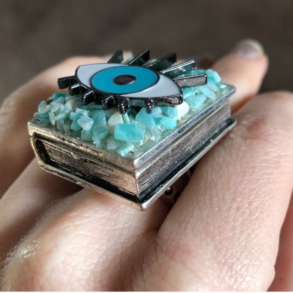 Poison Ring ! Secret compartment evil eye locket - Picture 7 of 8